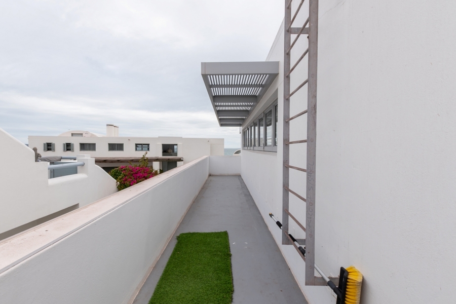 4 Bedroom Property for Sale in Paradise Beach Western Cape